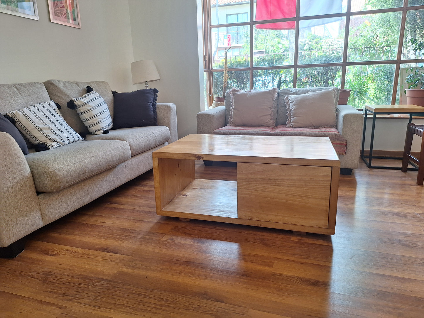 Muebles a Medida: Arrimos, Mesas, Comedores, Espejos y Más