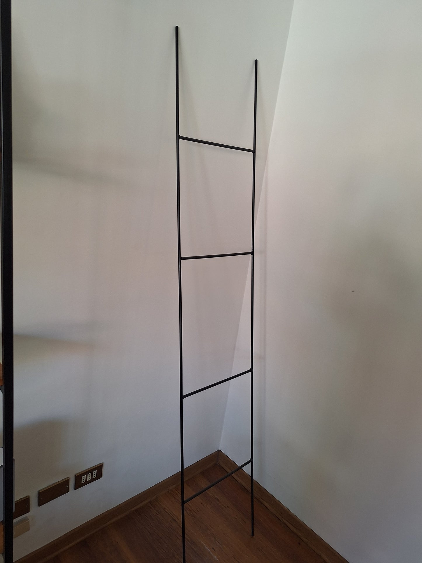 Escalera Decorativa Fierro - Modelo Negra