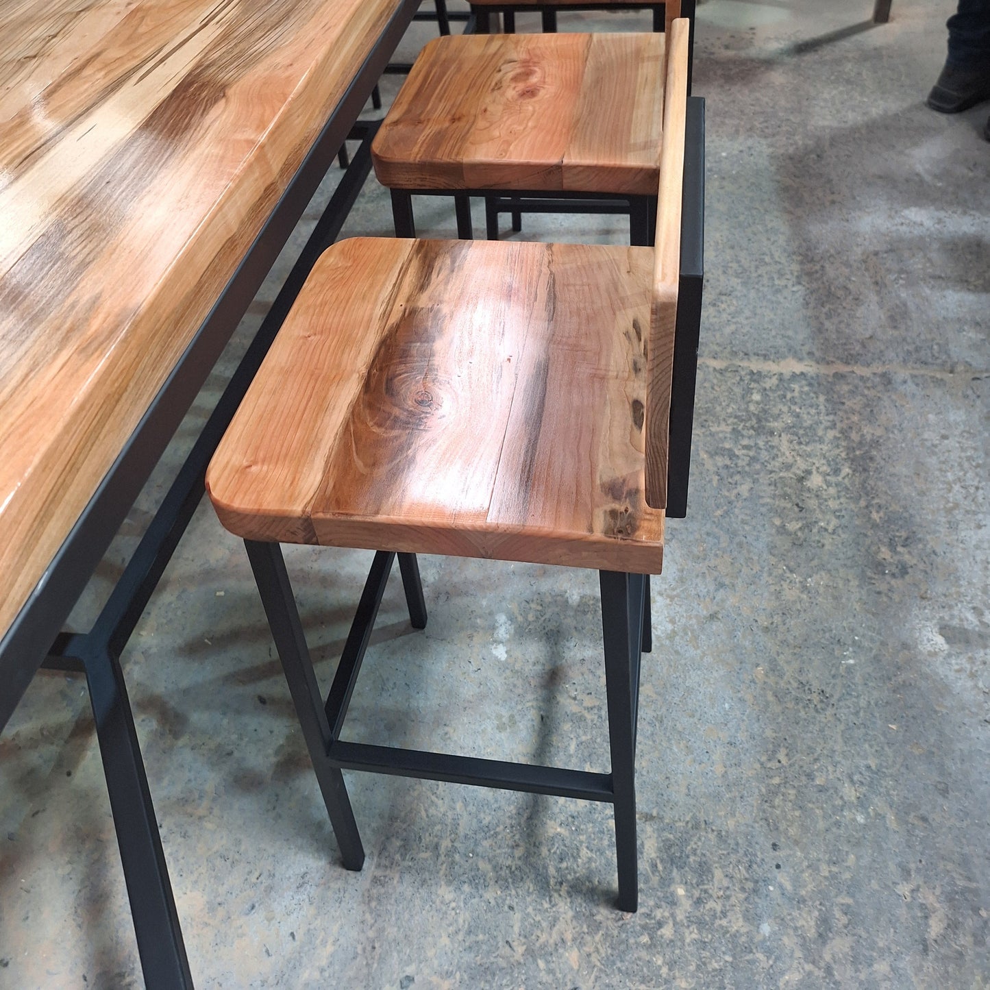 Piso de Fierro y Madera - Modelo Frankfurt